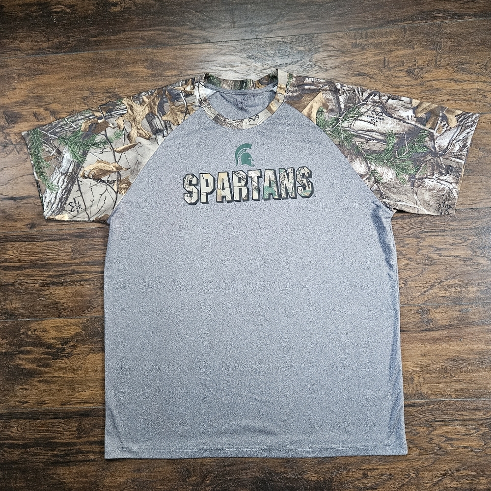 Michigan State Spartans Arch Logo Heather Gray Realtree Camo Raglan SS Shirt